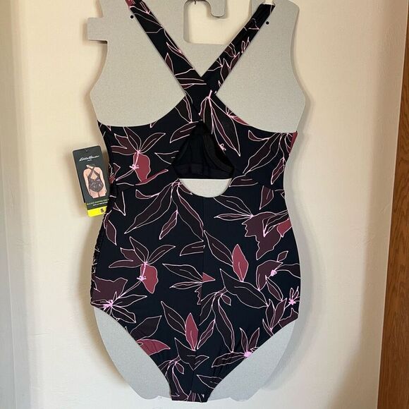 NWT Eddie Bauer One Piece Swimsuit Women’s Small Ruched Shaping Underwire Black - Picture 5 of 10